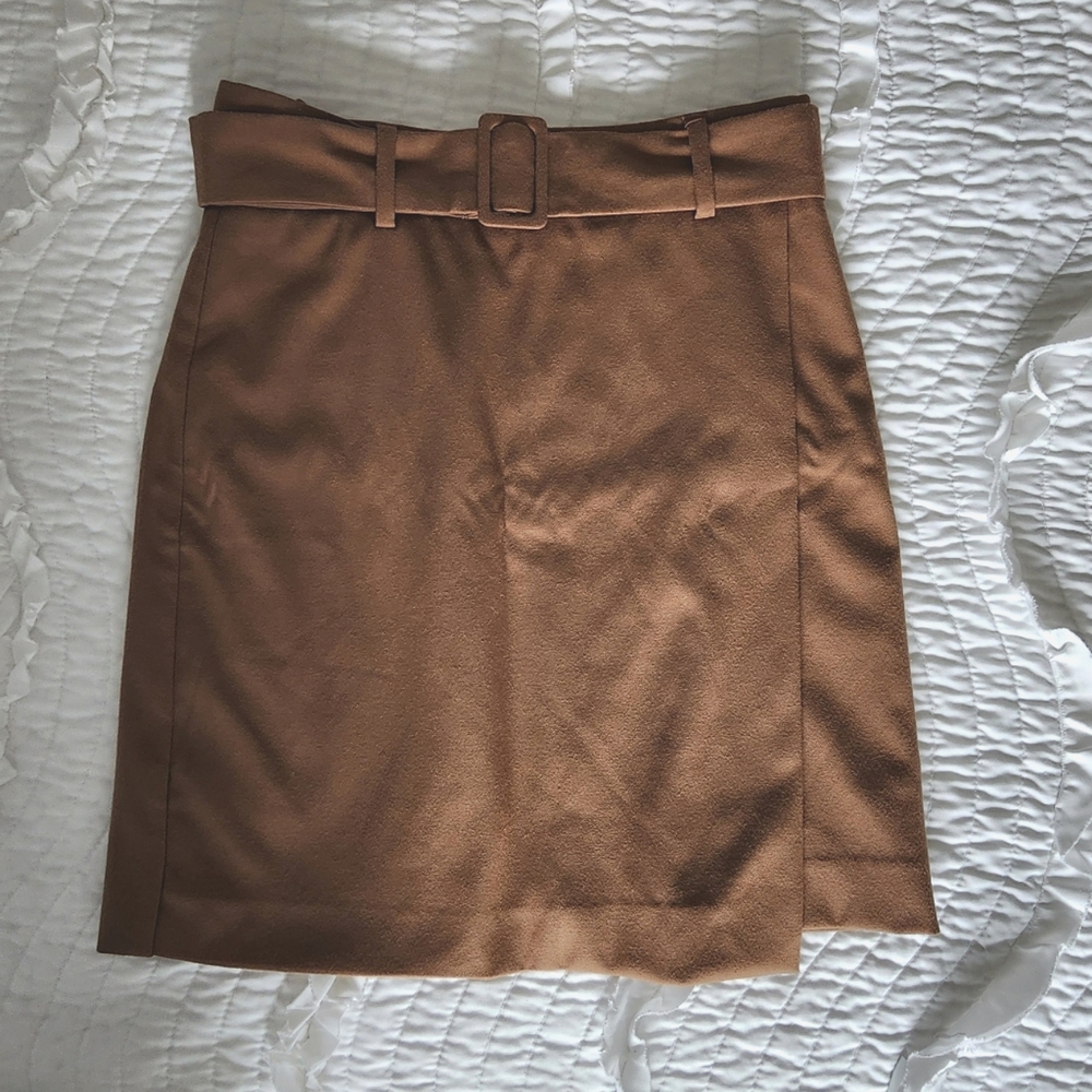 Belted skirt